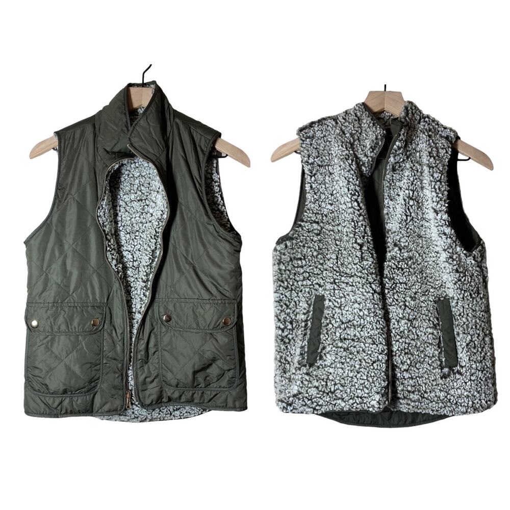 Thread‎ & Supply Green Sherpa Quilted Reversible Vest Size Small